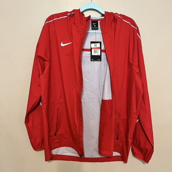NWT $140 Nike Running Nylon Jacket Reflective Mens Size Large AJ3654-657‎ Red - Picture 1 of 9